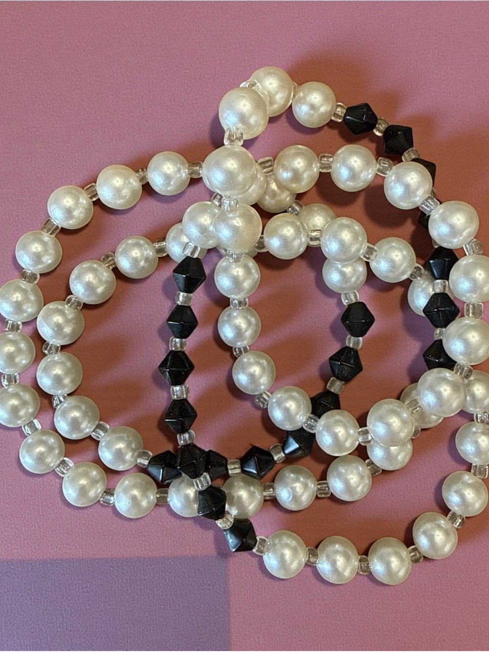 Vintage 1980s White Faux Pearl & Faceted Black Bead Necklace - 28” Continuous